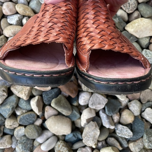 Cobbi‎ Cuddlers Woven Leather Sandals - Picture 8 of 8
